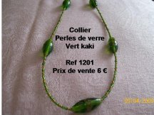 collier perle de verre vert kaki et bronze