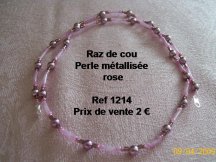 raz de cou en perles métalisées rose