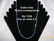 collier bleu en perles rectangulaires